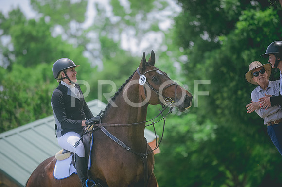 000_3218