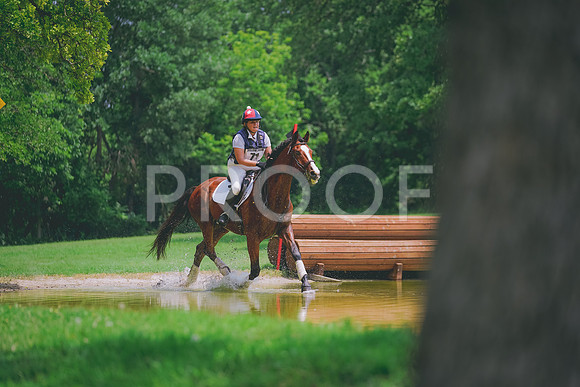 H8U02229